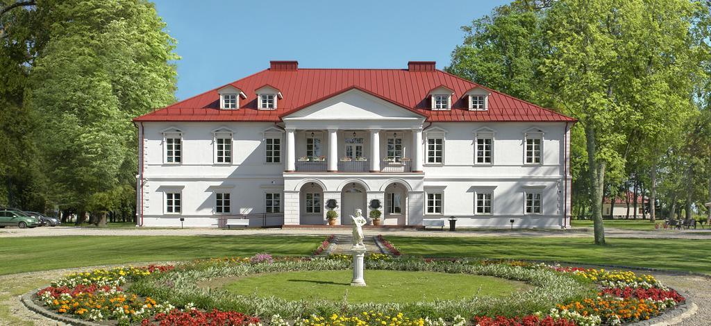 Bistrampolis Manor Hotel Kuciai ภายนอก รูปภาพ