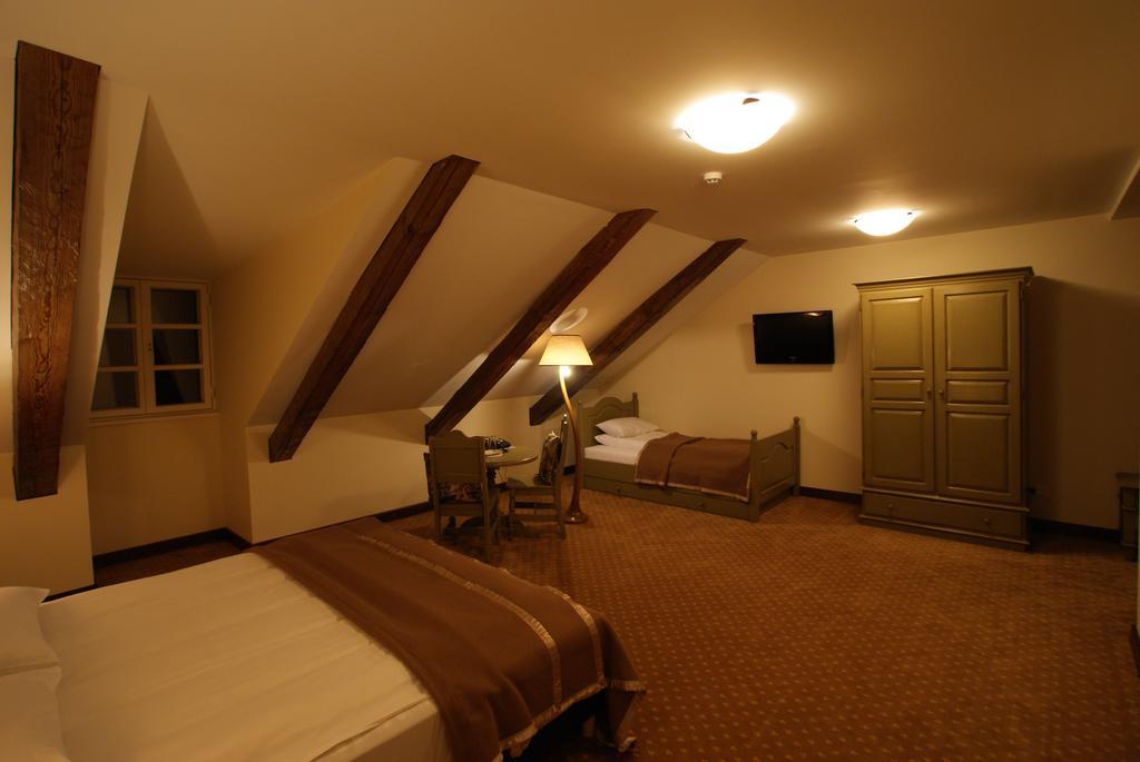 Bistrampolis Manor Hotel Kuciai ภายนอก รูปภาพ